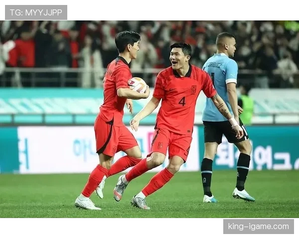 金玟哉闪耀意甲，助那不勒斯强势夺冠续写辉煌