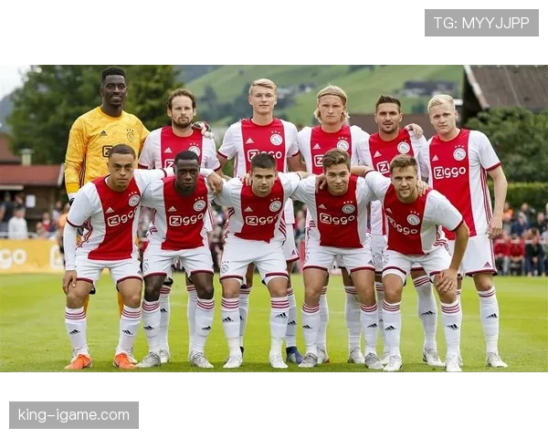 阿贾克斯进攻火力全开，新赛季强势回暖引期待