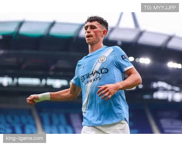 福登在曼城战术体系中的角色放大效应如何体现